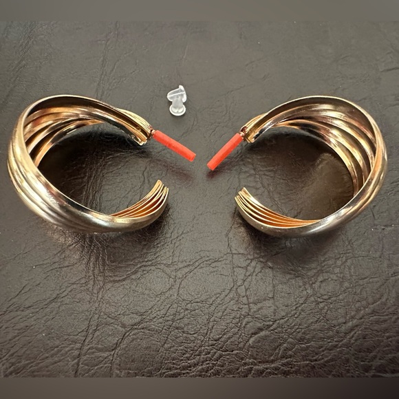 Set of two swirl earrings, gold, and silver - Picture 6 of 14